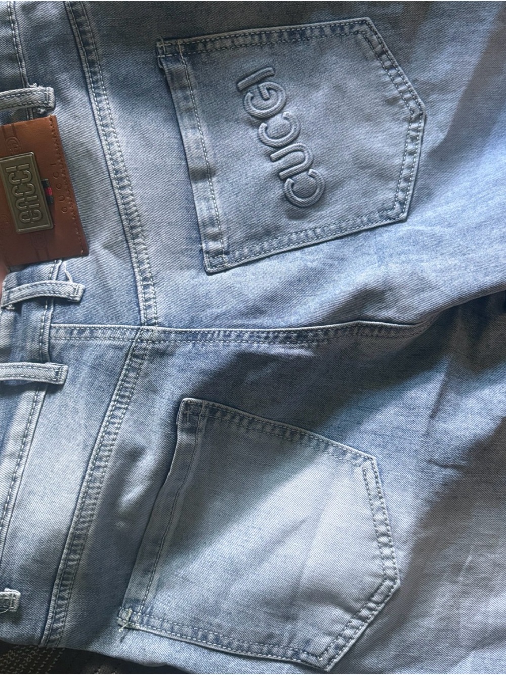 Size: 30 waist and 32 length. Light Blue Relaxed Men’s Denim Jeans